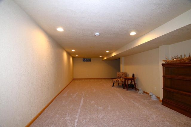 5415 S Nicolet DRIVE, New Berlin, WI 53151