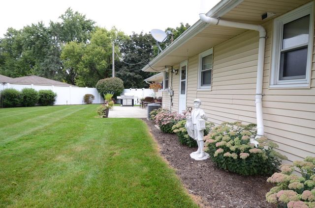 5415 S Nicolet DRIVE, New Berlin, WI 53151