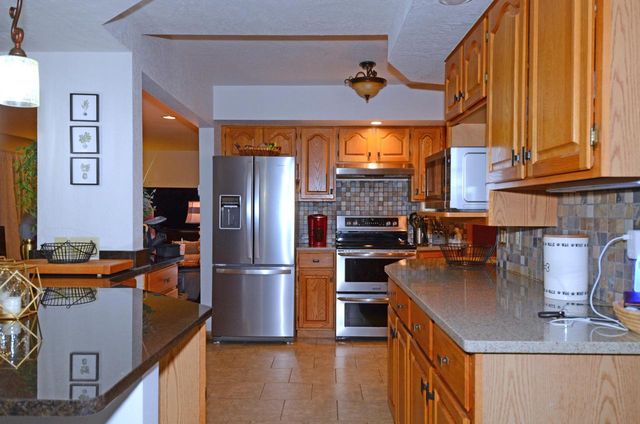 5415 S Nicolet DRIVE, New Berlin, WI 53151