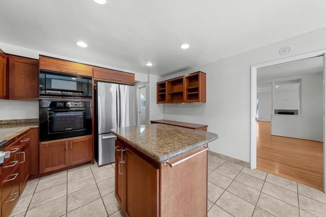 3222 Hill Street, San Diego, CA 92106