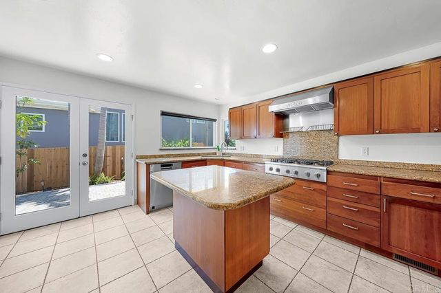 3222 Hill Street, San Diego, CA 92106
