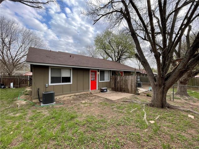 105 Meteor DR A, Austin, TX 78745