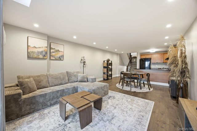 8462 Austin Street C3, Kew Gardens, NY 11415