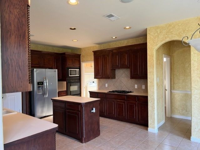 321 Greenfield Drive, Murphy, TX 75094