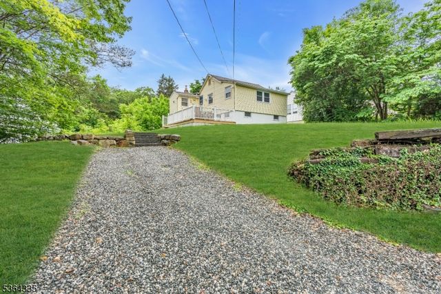 40 Kingsland Rd, West Milford Twp., NJ 07421