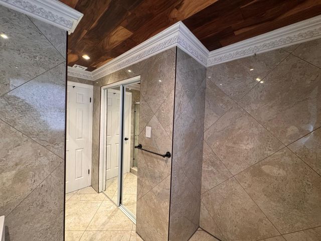 11 NW 56th Street, Oakland Park, FL 33309