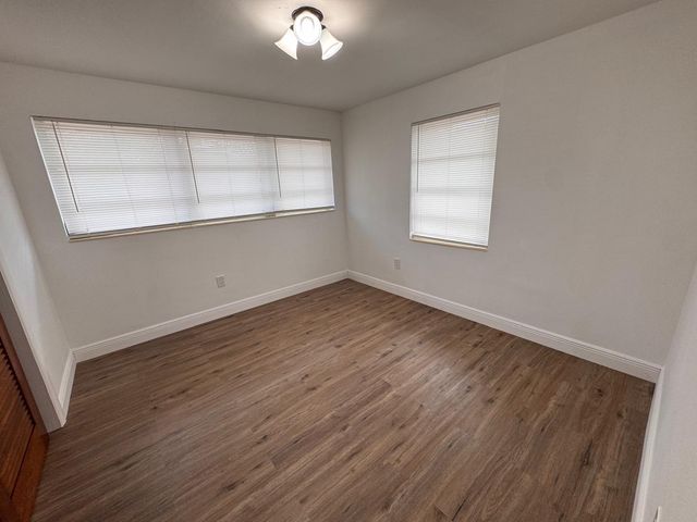 11 NW 56th Street, Oakland Park, FL 33309