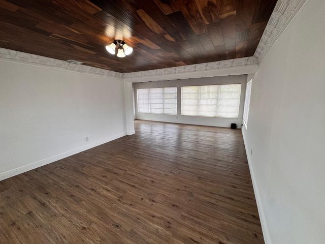 11 NW 56th Street, Oakland Park, FL 33309