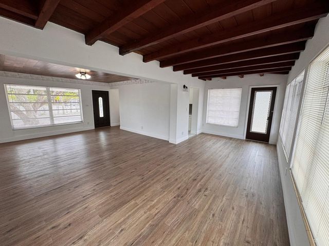 11 NW 56th Street, Oakland Park, FL 33309