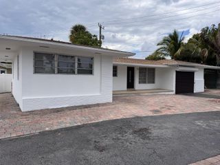 11 NW 56th Street, Oakland Park, FL 33309