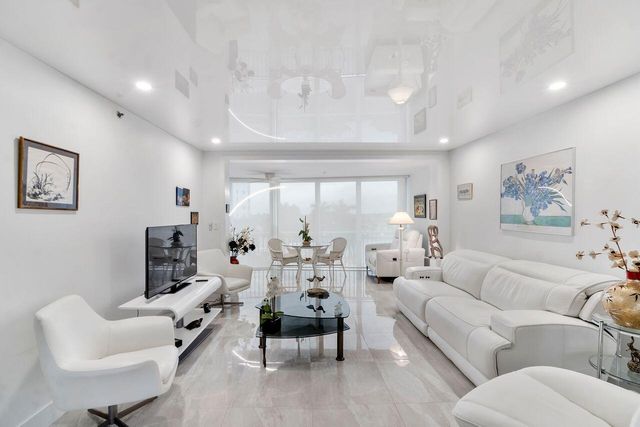 3224 S Ocean Boulevard 615-B, Highland Beach, FL 33487