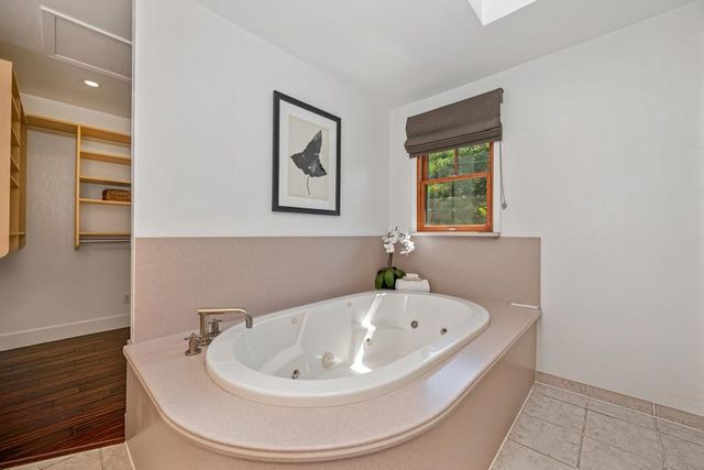 629 Canyon Dr, Auburn, CA 95603