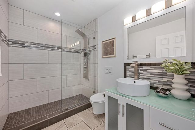 629 Canyon Dr, Auburn, CA 95603