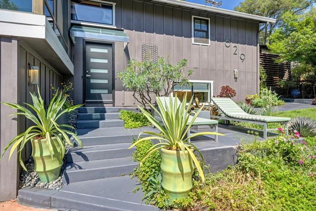 629 Canyon Dr, Auburn, CA 95603