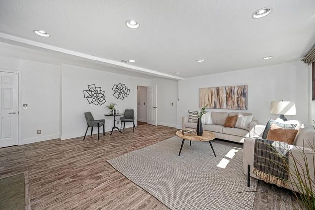 629 Canyon Dr, Auburn, CA 95603