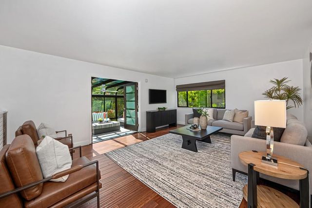 629 Canyon Dr, Auburn, CA 95603