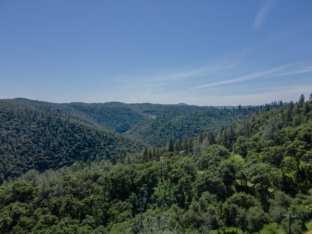 629 Canyon Dr, Auburn, CA 95603