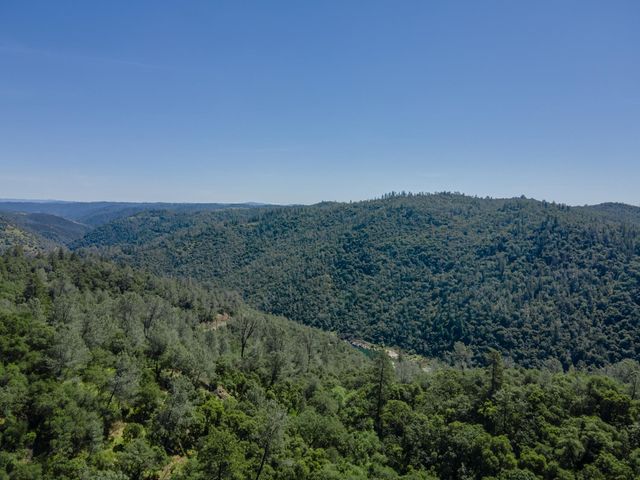629 Canyon Dr, Auburn, CA 95603