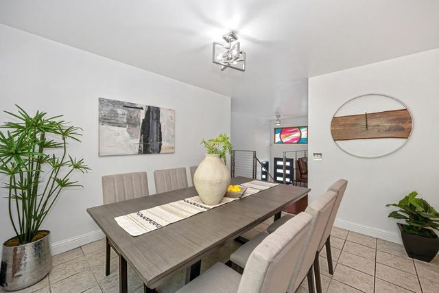 629 Canyon Dr, Auburn, CA 95603