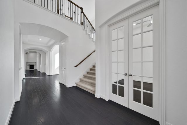 11030 Sarah Bluff Lane, Cypress, TX 77433