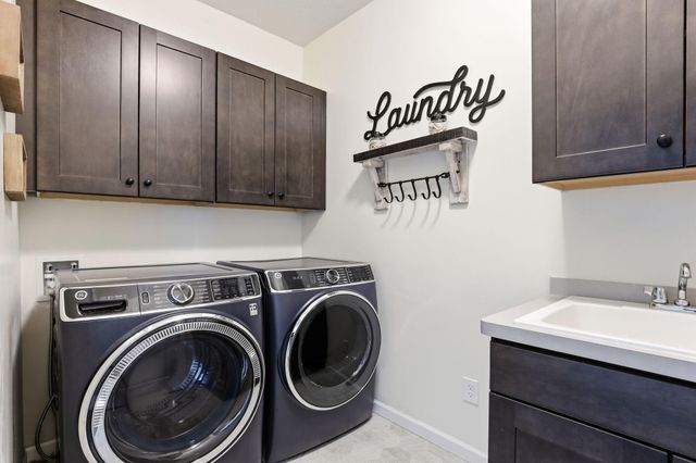 4648 Benjamin Place, Woodbury, MN 55129