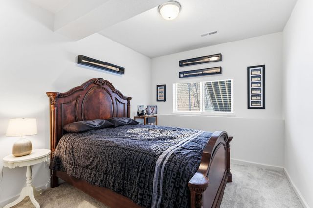 4648 Benjamin Place, Woodbury, MN 55129