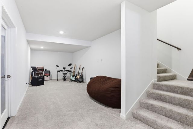 4648 Benjamin Place, Woodbury, MN 55129