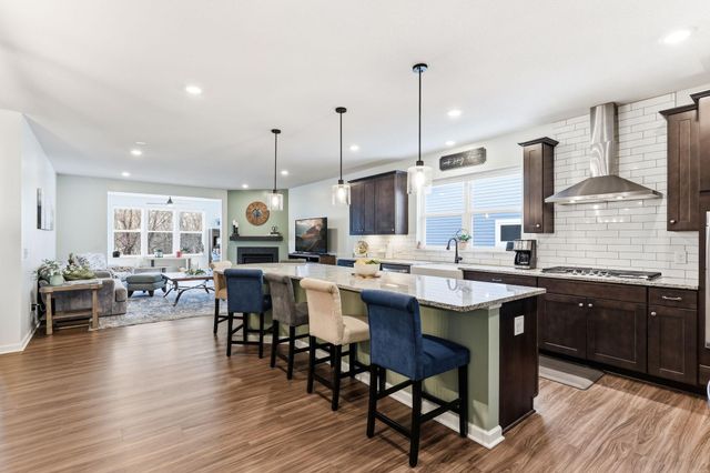 4648 Benjamin Place, Woodbury, MN 55129