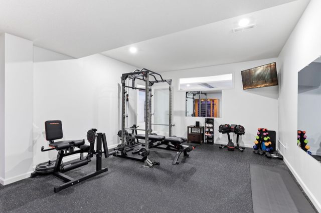 4648 Benjamin Place, Woodbury, MN 55129