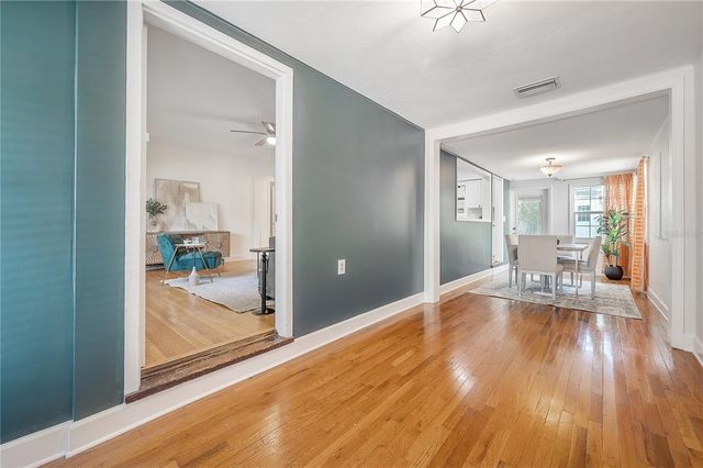 1211 E PARK CIRCLE, Tampa, FL 33604