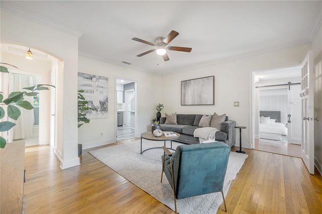 1211 E PARK CIRCLE, Tampa, FL 33604