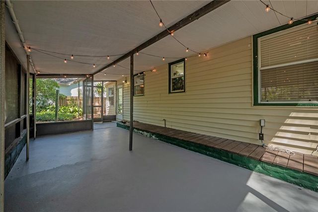 1211 E PARK CIRCLE, Tampa, FL 33604