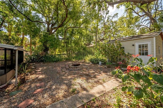 1211 E PARK CIRCLE, Tampa, FL 33604