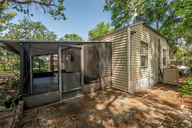 1211 E PARK CIRCLE, Tampa, FL 33604