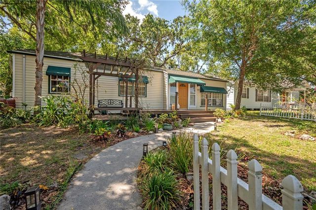 1211 E PARK CIRCLE, Tampa, FL 33604
