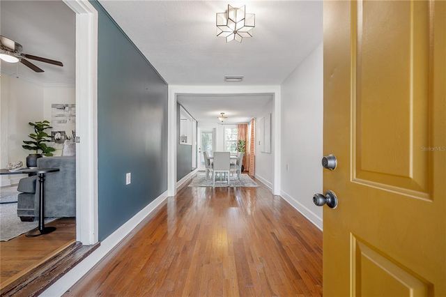 1211 E PARK CIRCLE, Tampa, FL 33604