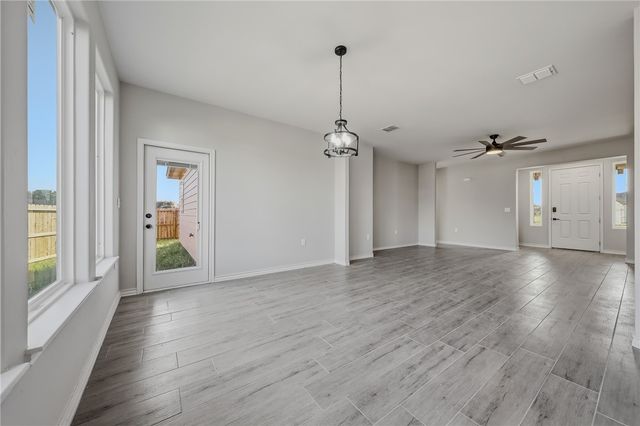 710 Mereet Dr, Corpus Christi, TX 78418