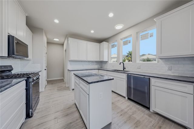 710 Mereet Dr, Corpus Christi, TX 78418