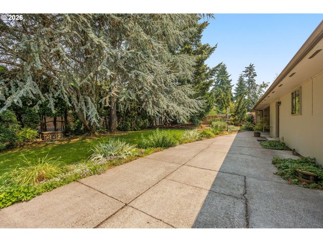 3223 17TH Pl, Forest Grove, OR 97116