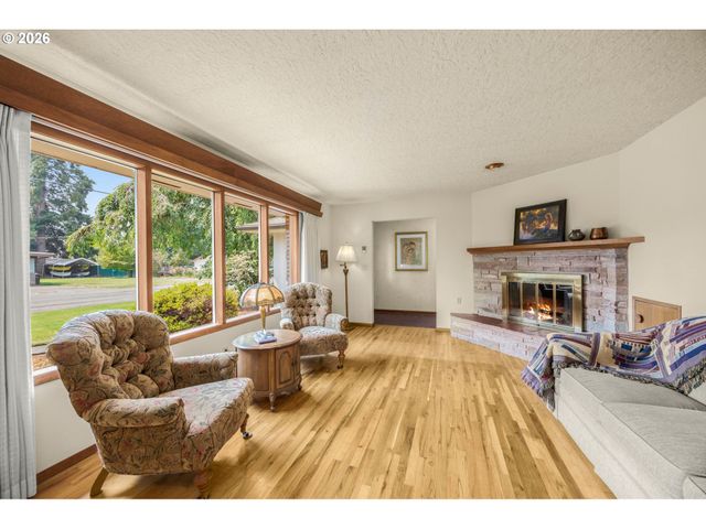 3223 17TH Pl, Forest Grove, OR 97116