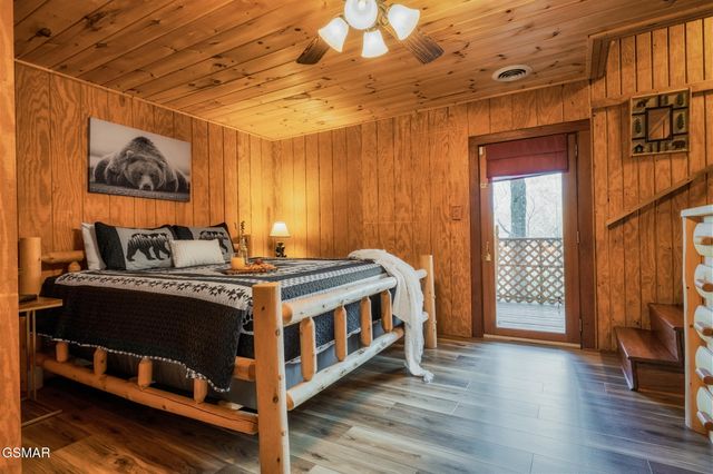 817 Ridgefield Drive, Sevierville, TN 37876