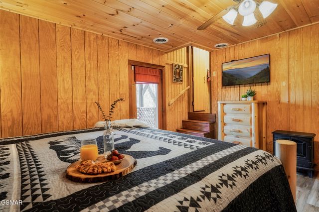 817 Ridgefield Drive, Sevierville, TN 37876