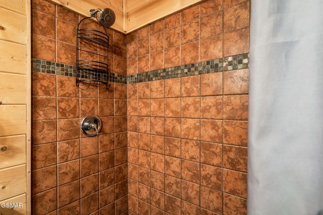 817 Ridgefield Drive, Sevierville, TN 37876