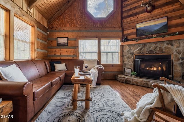 817 Ridgefield Drive, Sevierville, TN 37876