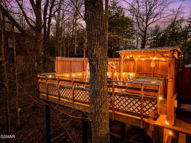 817 Ridgefield Drive, Sevierville, TN 37876