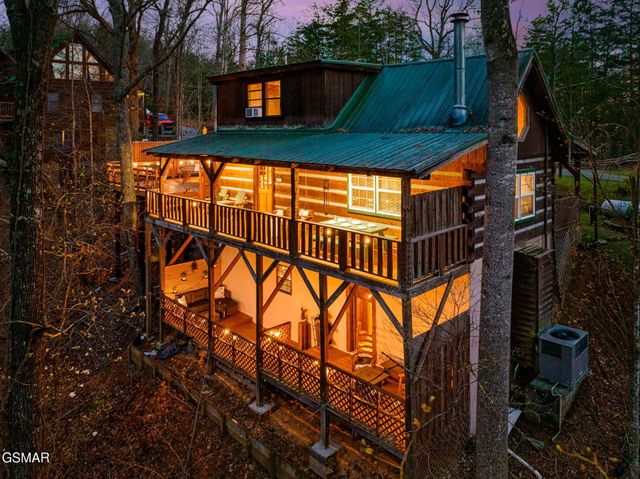 817 Ridgefield Drive, Sevierville, TN 37876
