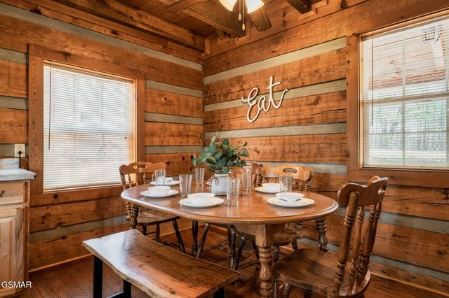 817 Ridgefield Drive, Sevierville, TN 37876