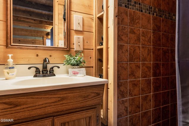 817 Ridgefield Drive, Sevierville, TN 37876