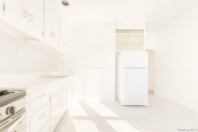 194 Summit Avenue 2, Mount Vernon, NY 10550