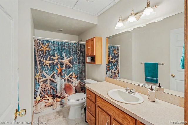 2246 Willow Tree Drive, Brighton, MI 48116